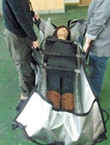 2人で安全に搬送できます
